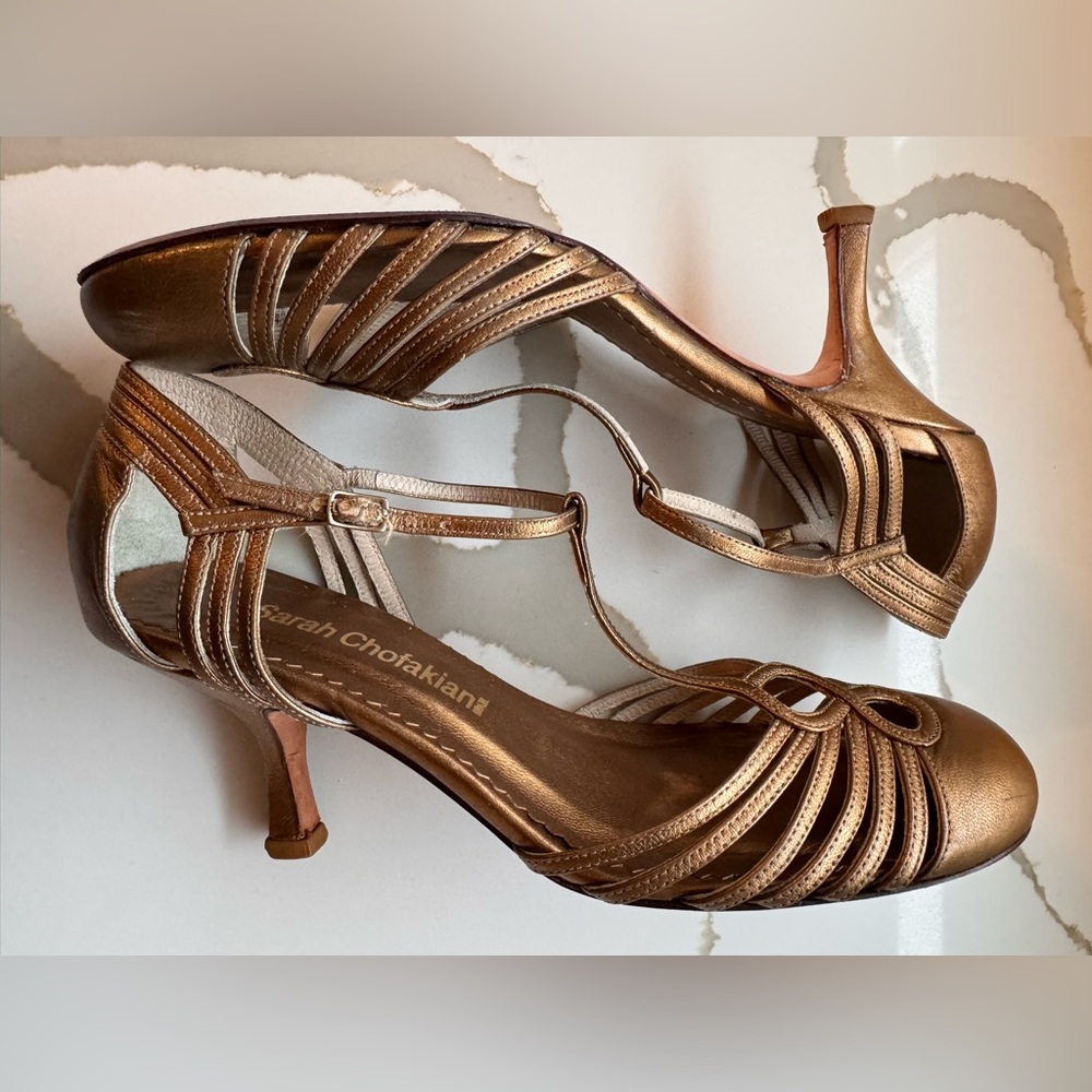 Sarah Chofakian Bronze Metallic Leather T-Strap Heels | US 8 (Brazil 6) - Picture 2 of 8